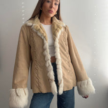 Load image into Gallery viewer, Cute beige and cream coat size 16
