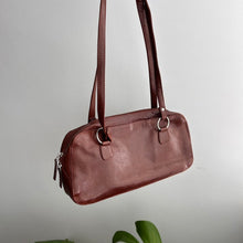 Load image into Gallery viewer, Brown leather shoulder bag
