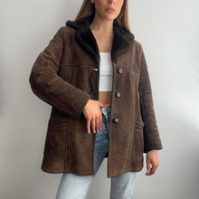 Load image into Gallery viewer, Brown sheepskin coat size small
