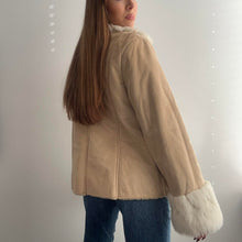 Load image into Gallery viewer, Cute beige and cream coat size 16
