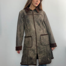 Load image into Gallery viewer, Khaki green and brown coat size large
