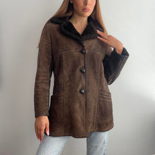Load image into Gallery viewer, Brown sheepskin coat size small

