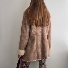 Load image into Gallery viewer, Light brown and cream faux sheepskin size 10
